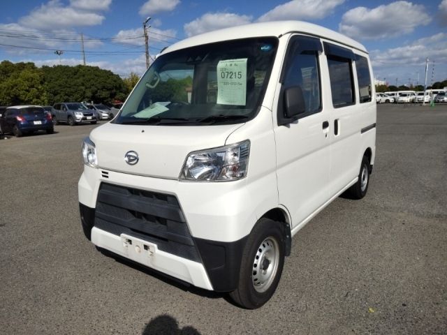 7215 Daihatsu Hijet van S321V 2018 г. (LUM Kobe Nyusatsu)